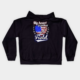 My heart is on that field Kids Hoodie